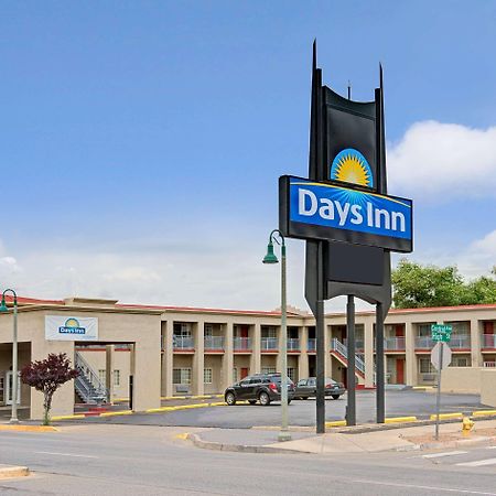 Days Inn By Wyndham Albuquerque Downtown Exterior photo